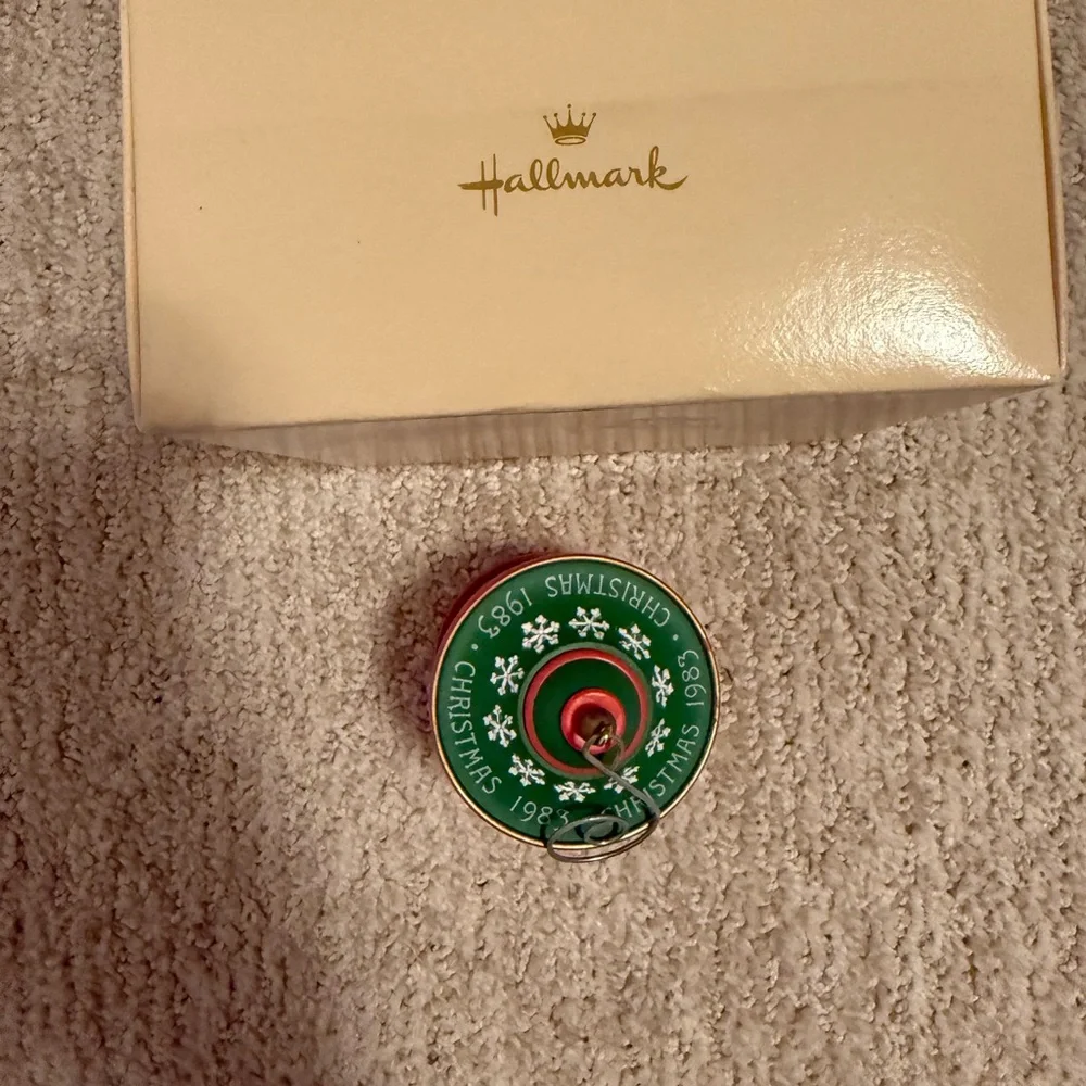 1985 Hallmark Santa’s Workshop Carousel Keepsake Ornament w/ Original Box NO LID